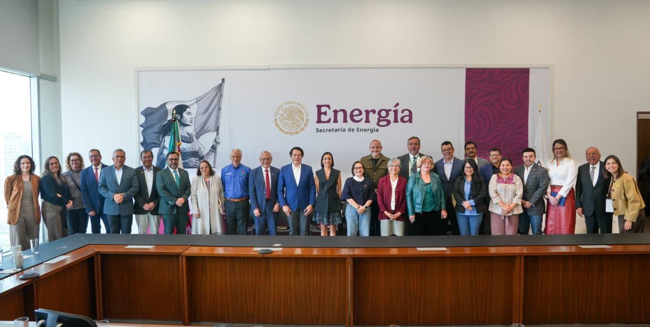 Estrategia nacional para la formación de ingenieros, ingenieras, técnicos y técnicas que fortalecerán el sector energético de México.